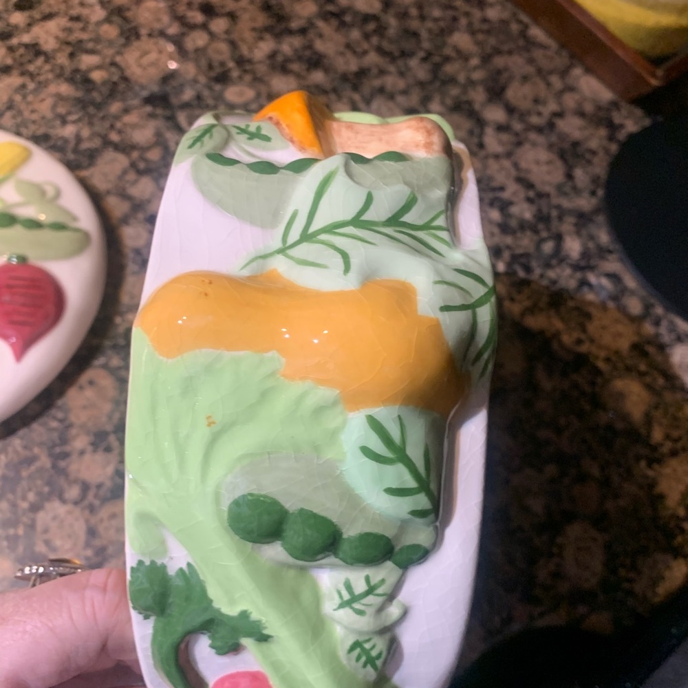 Colorful Ceramic Lid with Vegetables - Picture 10 of 12